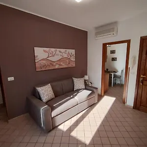 Apartament Le Del Cortile